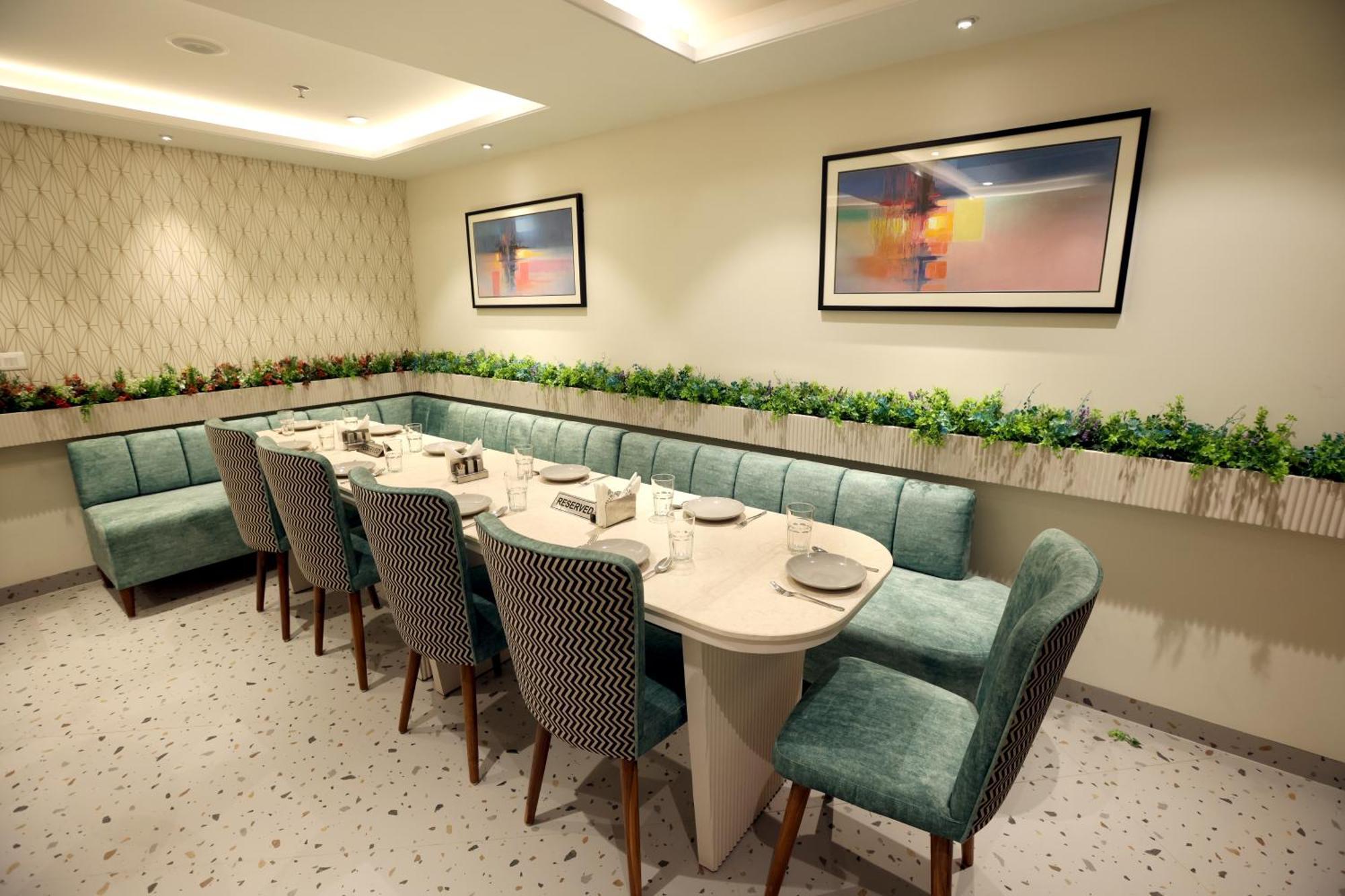 Hiraya Hotels Mohali Екстер'єр фото