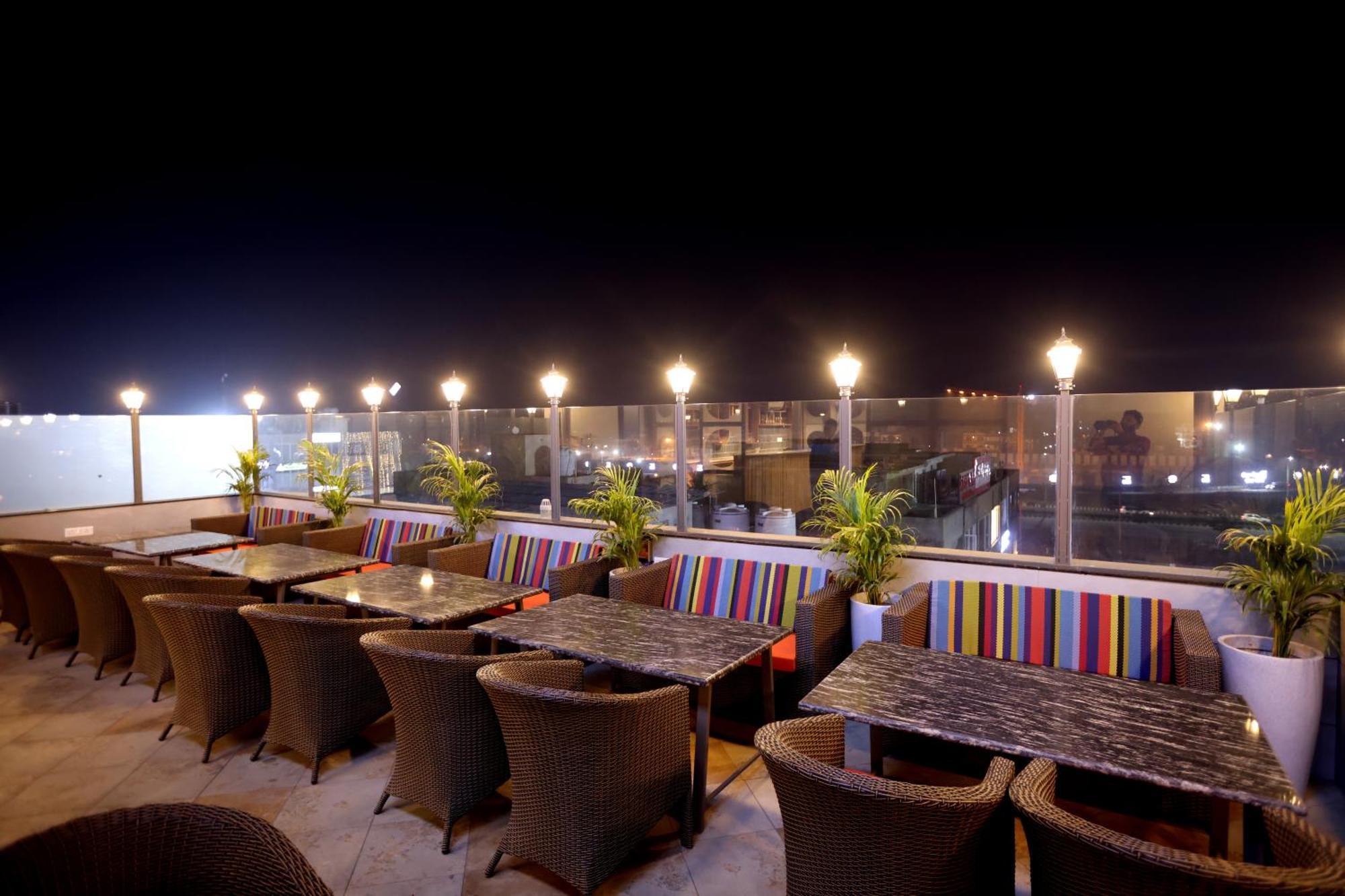 Hiraya Hotels Mohali Екстер'єр фото