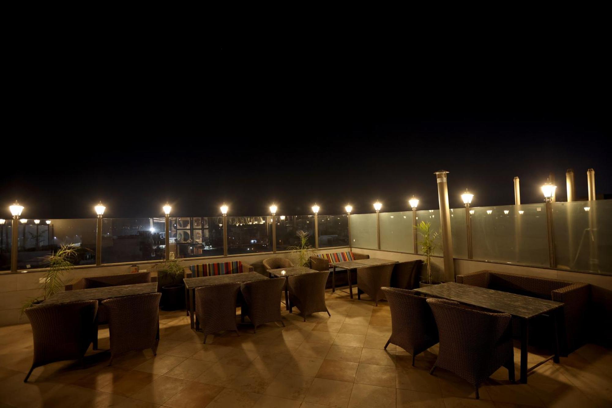 Hiraya Hotels Mohali Екстер'єр фото