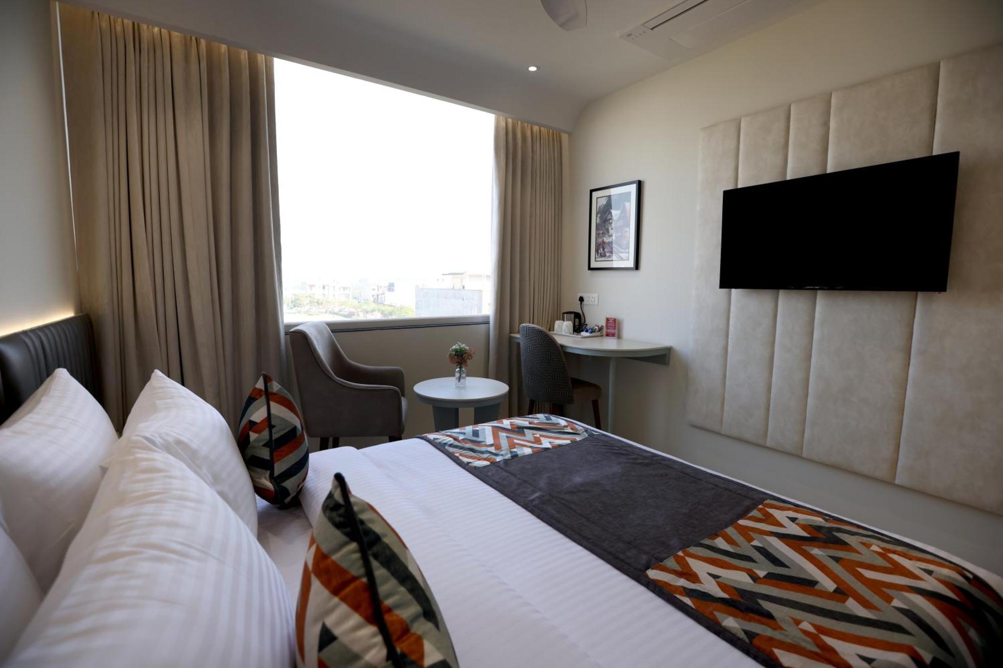 Hiraya Hotels Mohali Екстер'єр фото