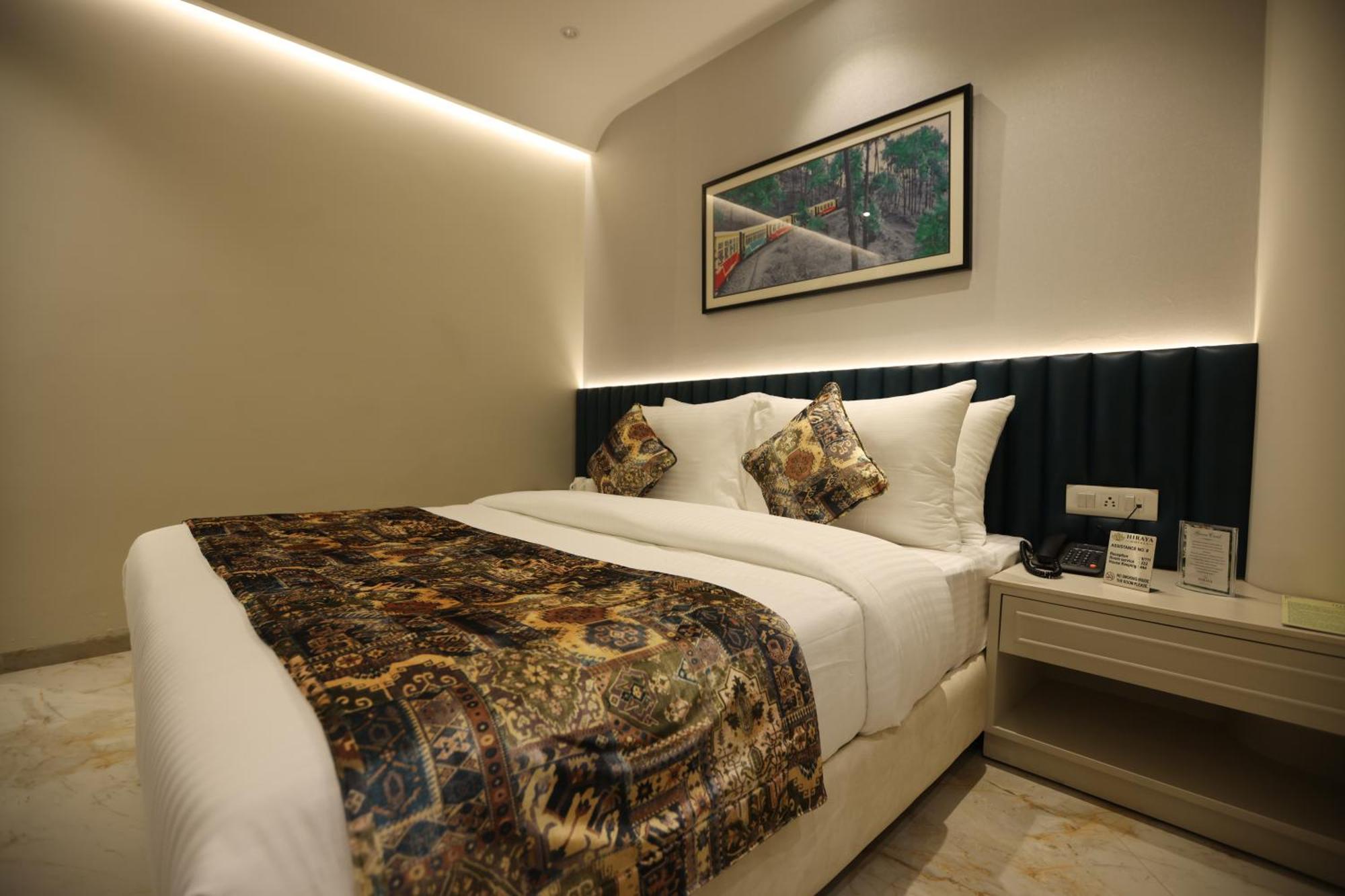 Hiraya Hotels Mohali Екстер'єр фото